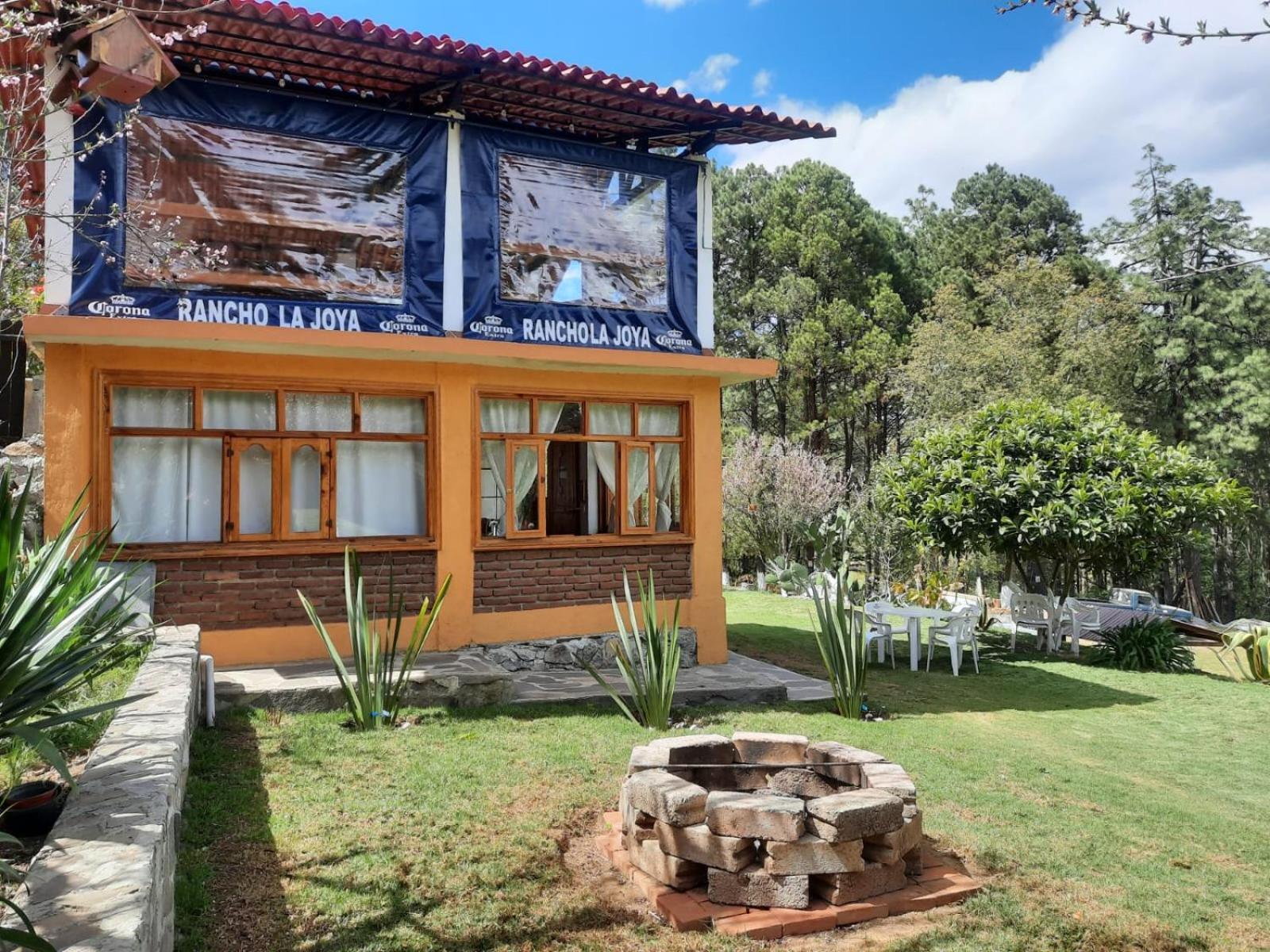 Rancho La Joya Villa del Carbon